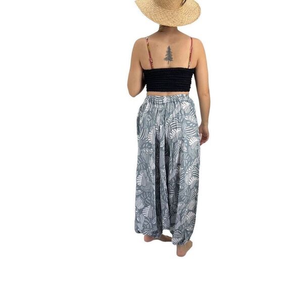 Apau ~ Gender Fluid Alladin Gypsy Pants Gray White Tropical Floral Leaf Design - Picture 6 of 16